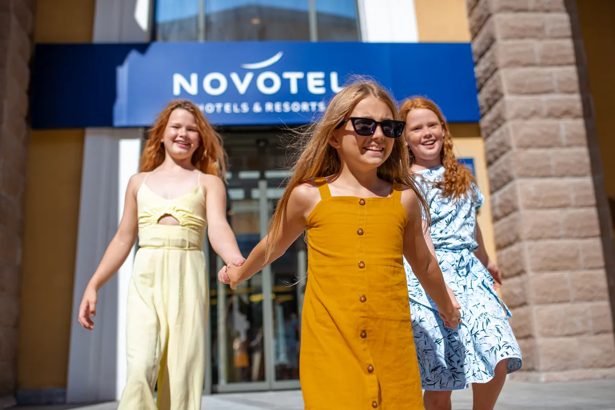 Вход в Novotel Fit